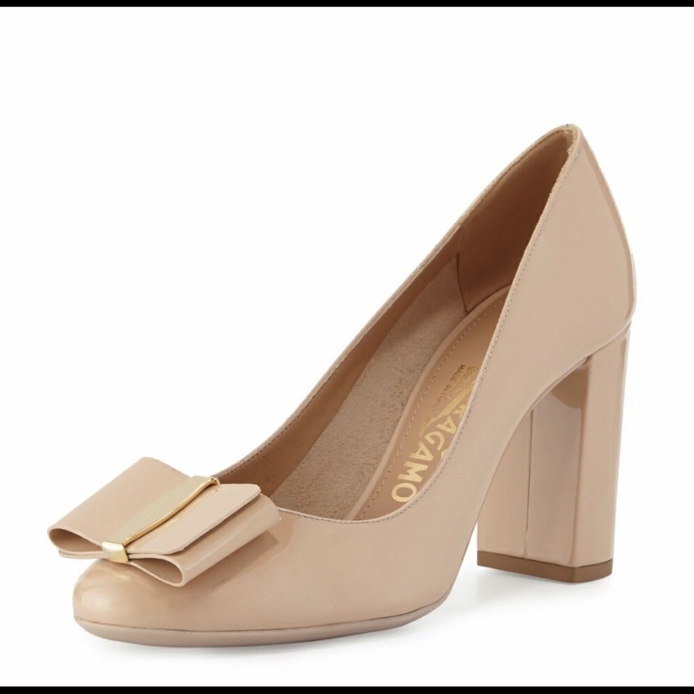 Signature Salvatore Ferragamo Vara bow